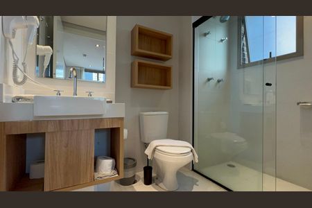 Apartamento à venda com 32m², 1 quarto e sem vaga Apartamento à venda com 32m², 1 quarto e sem vagaBanheiro da Suíte