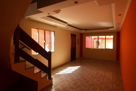 Casa à venda com 250m², 3 quartos e 3 vagasSala