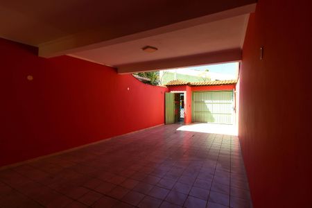 Casa à venda com 250m², 3 quartos e 3 vagasGaragem