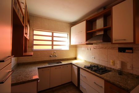 Casa à venda com 250m², 3 quartos e 3 vagasCozinha