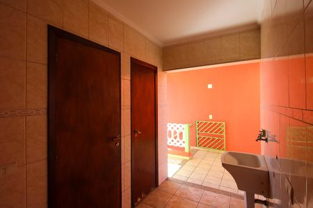 Casa à venda com 250m², 3 quartos e 3 vagasÁrea de Serviço