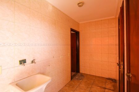 Casa à venda com 250m², 3 quartos e 3 vagasÁrea de Serviço