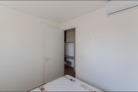 Quarto 2 de apartamento para alugar com 2 quartos, 43m² em Vila Dom Pedro I, São Paulo