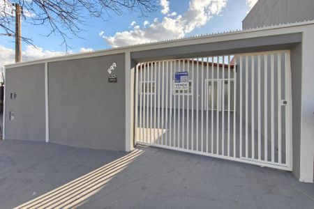 Casa à venda com 140m², 2 quartos e 4 vagasFachada