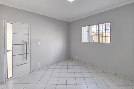Casa à venda com 140m², 2 quartos e 4 vagasSala