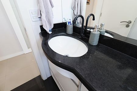 Apartamento à venda com 62m², 2 quartos e 1 vagaBanheiro Social