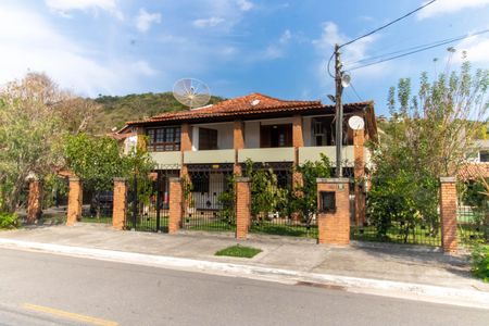 Casa para alugar com 1002m², 4 quartos e 6 vagasFachada