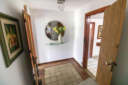 Casa para alugar com 1002m², 4 quartos e 6 vagasHall