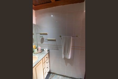 Casa para alugar com 1002m², 4 quartos e 6 vagasBanheiro da Suíte 2