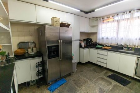 Casa para alugar com 1002m², 4 quartos e 6 vagasCozinha