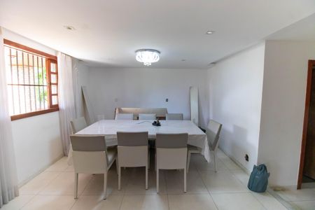Casa para alugar com 1002m², 4 quartos e 6 vagasSala