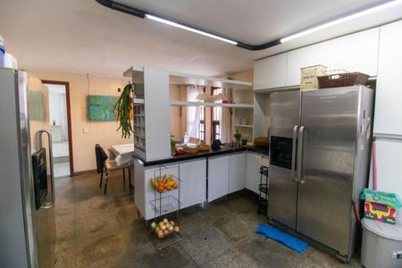 Casa para alugar com 1002m², 4 quartos e 6 vagasCozinha