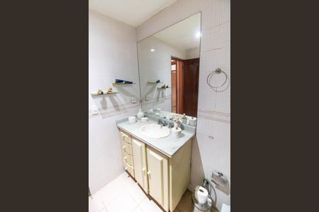 Casa para alugar com 1002m², 4 quartos e 6 vagasBanheiro da Suíte 1