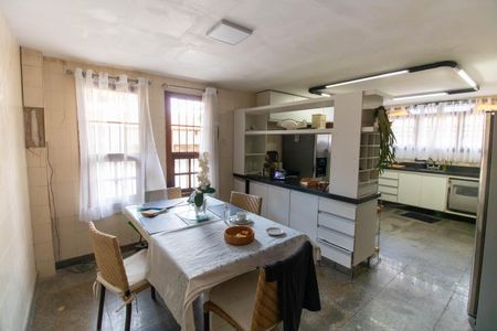 Casa para alugar com 1002m², 4 quartos e 6 vagasCozinha