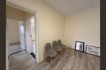 Casa de condomínio à venda com 120m², 2 quartos e 5 vagasSala