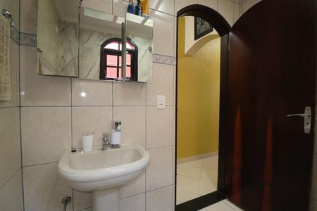 Casa à venda com 180m², 3 quartos e 2 vagasBanheiro 3