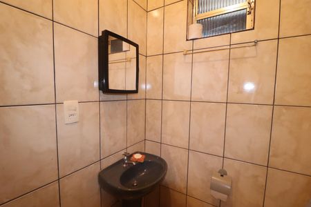 Casa à venda com 180m², 3 quartos e 2 vagasEdícula - Banheiro