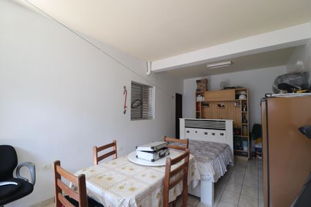 Casa à venda com 180m², 3 quartos e 2 vagasEdícula - Quarto