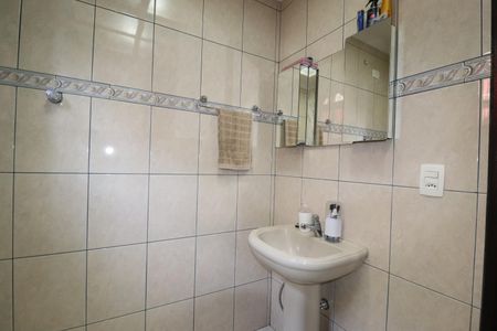 Casa à venda com 180m², 3 quartos e 2 vagasBanheiro 3