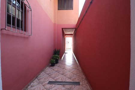 Casa à venda com 180m², 3 quartos e 2 vagasCorredor Lateral