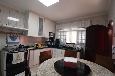 Casa à venda com 180m², 3 quartos e 2 vagasCozinha