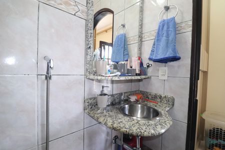 Casa à venda com 180m², 3 quartos e 2 vagasBanheiro da Suíte