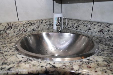 Casa à venda com 180m², 3 quartos e 2 vagasBanheiro 2