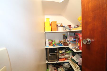 Casa à venda com 180m², 3 quartos e 2 vagasDespensa