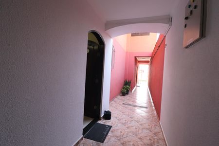 Casa à venda com 180m², 3 quartos e 2 vagasCorredor Lateral