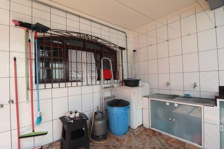 Casa à venda com 180m², 3 quartos e 2 vagasÁrea de Serviço