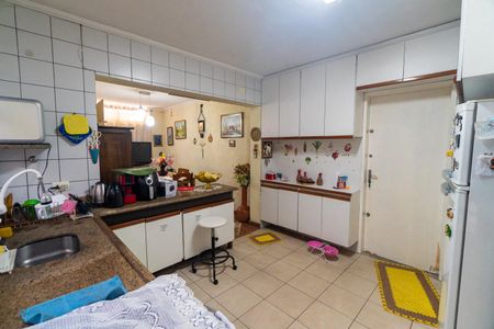 Casa à venda com 180m², 3 quartos e 2 vagas Casa à venda com 180m², 3 quartos e 2 vagasCozinha