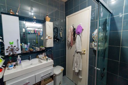 Casa à venda com 180m², 3 quartos e 2 vagas Casa à venda com 180m², 3 quartos e 2 vagasBanheiro