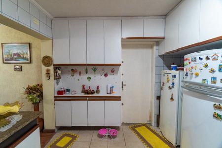 Casa à venda com 180m², 3 quartos e 2 vagas Casa à venda com 180m², 3 quartos e 2 vagasCozinha
