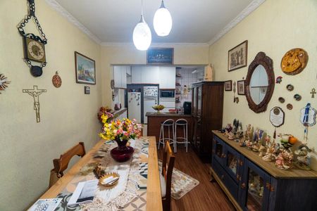 Casa à venda com 180m², 3 quartos e 2 vagas Casa à venda com 180m², 3 quartos e 2 vagasSala de Jantar