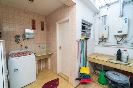 Casa à venda com 180m², 3 quartos e 2 vagas Casa à venda com 180m², 3 quartos e 2 vagasLavanderia