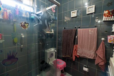 Casa à venda com 180m², 3 quartos e 2 vagas Casa à venda com 180m², 3 quartos e 2 vagasBanheiro