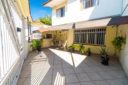 Casa à venda com 180m², 3 quartos e 2 vagas Casa à venda com 180m², 3 quartos e 2 vagasGaragem 2