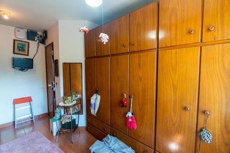 Casa à venda com 180m², 3 quartos e 2 vagas Casa à venda com 180m², 3 quartos e 2 vagasQuarto 3