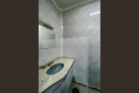 Casa para alugar com 600m², 4 quartos e 8 vagasBanheiro de Serviço