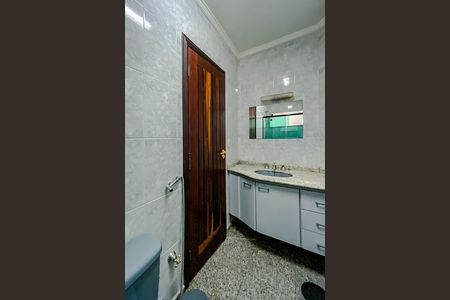 Casa para alugar com 600m², 4 quartos e 8 vagasBanheiro de Serviço