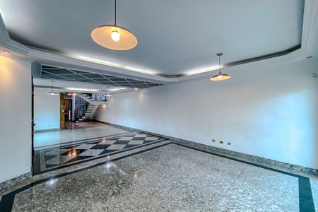 Casa para alugar com 600m², 4 quartos e 8 vagasSala