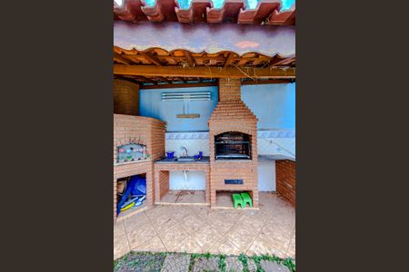 Casa para alugar com 600m², 4 quartos e 8 vagasÁrea comum - Churrasqueira