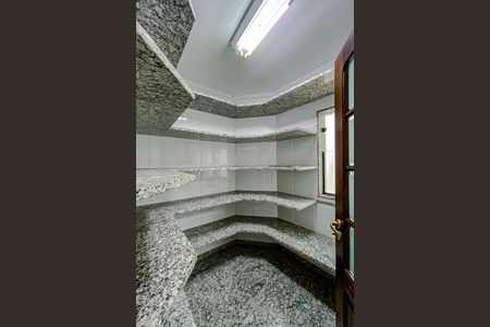 Casa para alugar com 600m², 4 quartos e 8 vagasDespensa