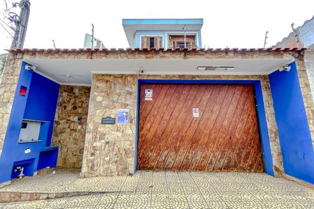 Casa para alugar com 600m², 4 quartos e 8 vagasFachada