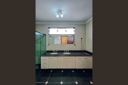 Casa para alugar com 600m², 4 quartos e 8 vagasBanheiro da Suíte 3