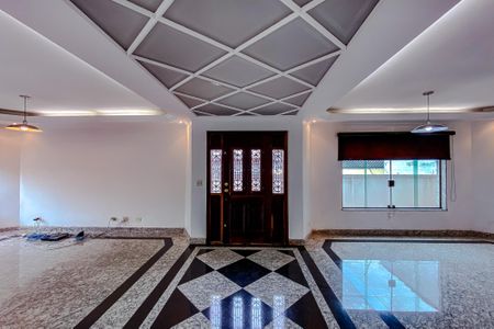 Casa para alugar com 600m², 4 quartos e 8 vagasSala