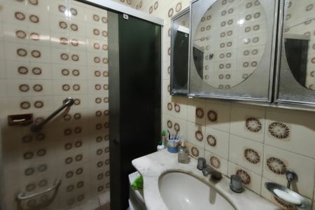 Casa à venda com 500m², 5 quartos e 6 vagasBanheiro da Suíte 2