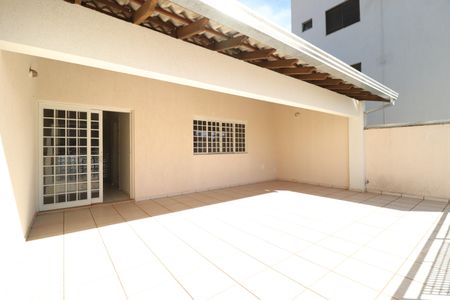 Casa para alugar com 340m², 5 quartos e 5 vagasVaranda