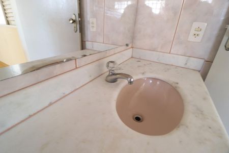 Casa para alugar com 340m², 5 quartos e 5 vagasBanheiro da Suíte 1