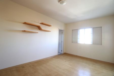 Casa para alugar com 340m², 5 quartos e 5 vagasSuíte 1